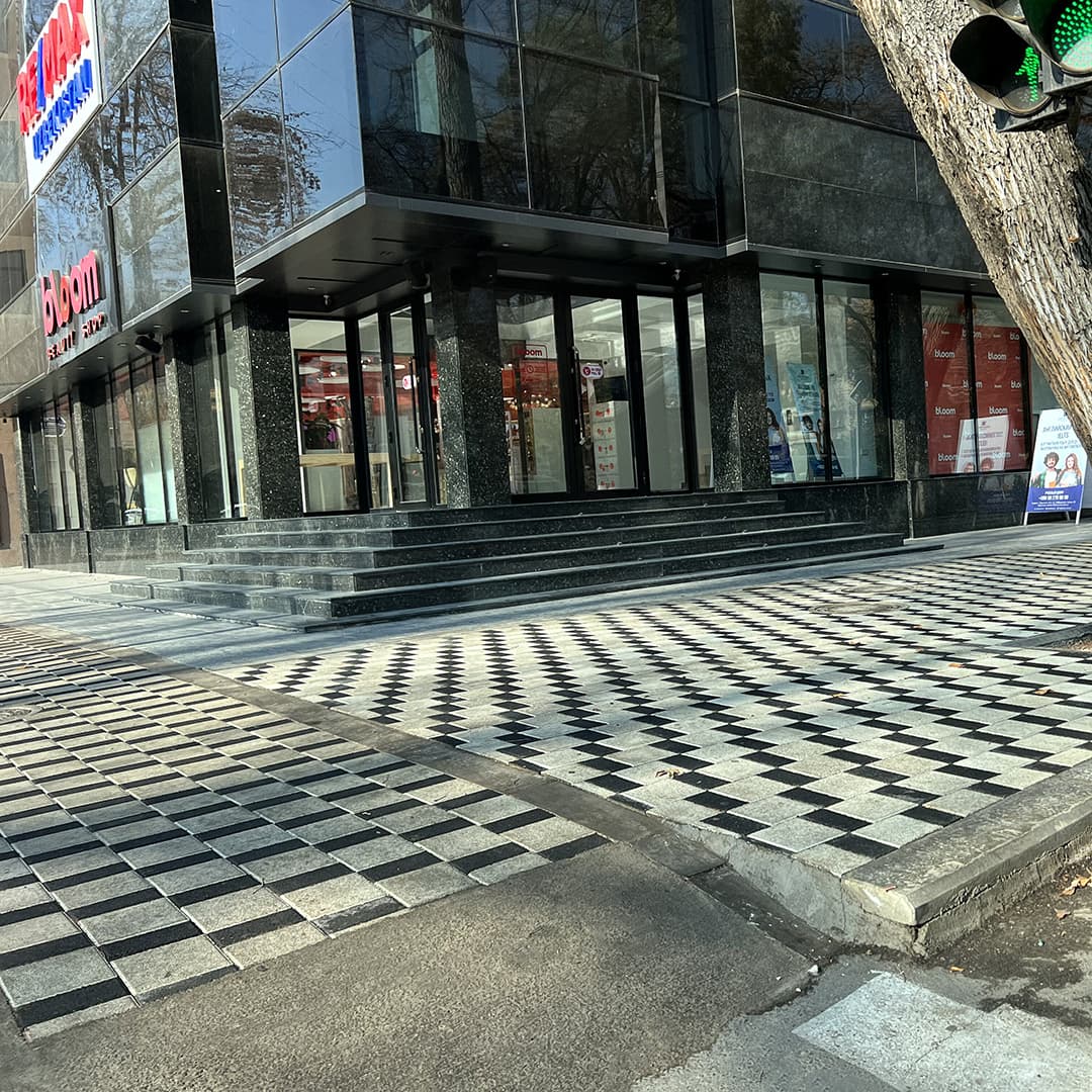 Входная группа торгового помещения